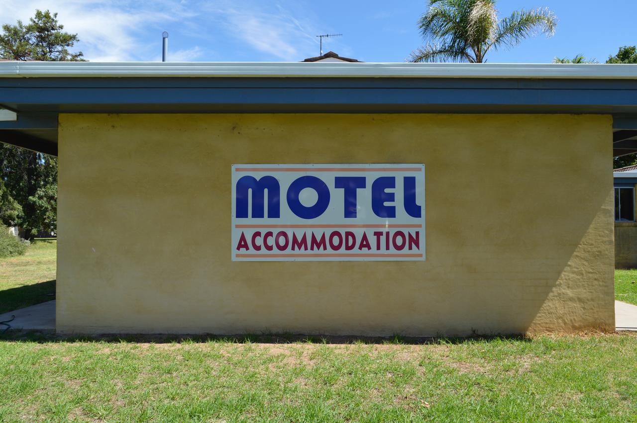 Brolga Hotel Motel - Coleambally ภายนอก รูปภาพ